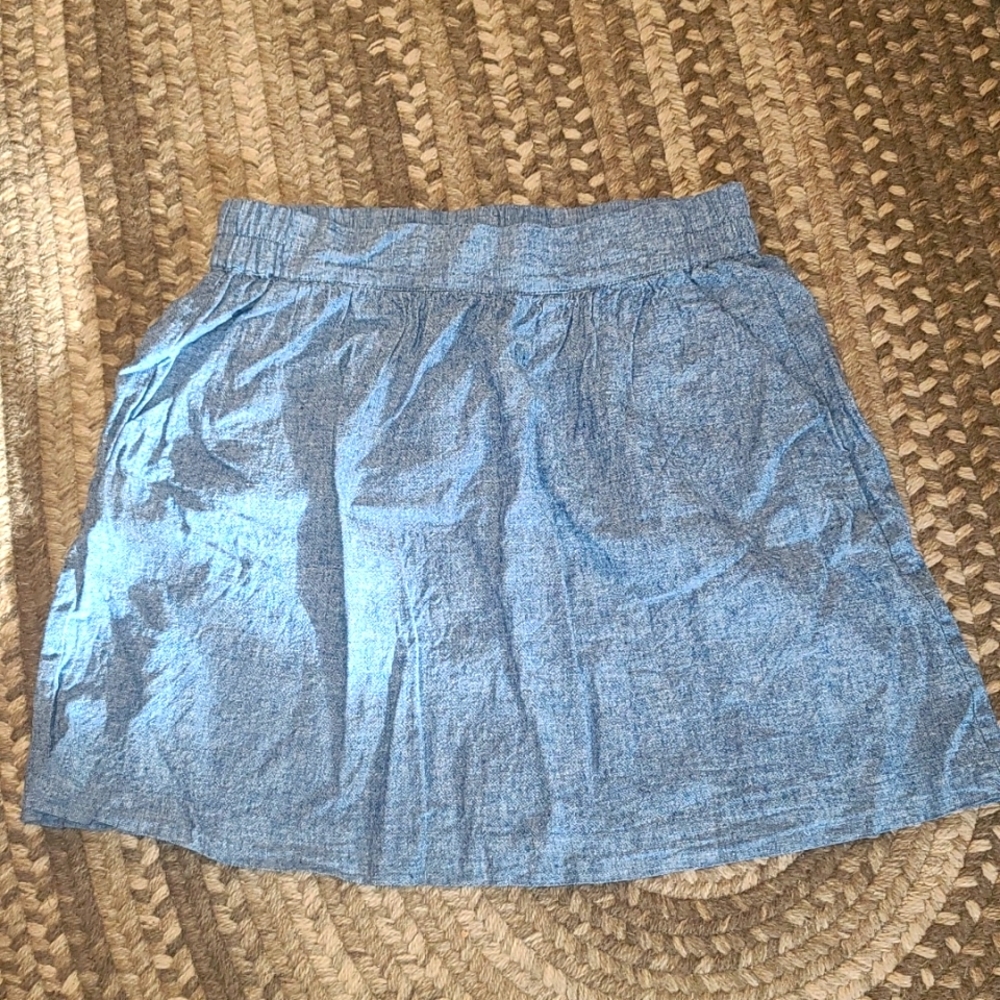 Ladies Chambray Skirt from Loft Outlet, Size Small, Pockets